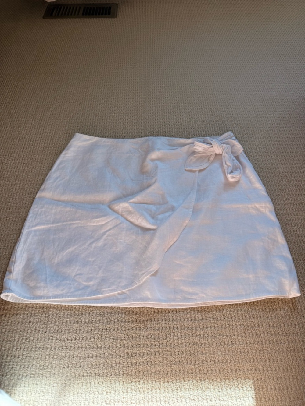 Aritzia Light white linen-Style Mini Skirt with Side Tie